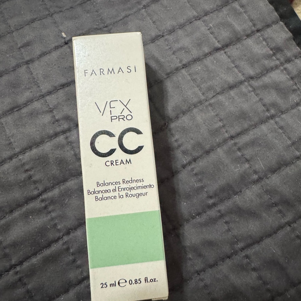 Farmasi VFX Pro CC Cream in White and Green